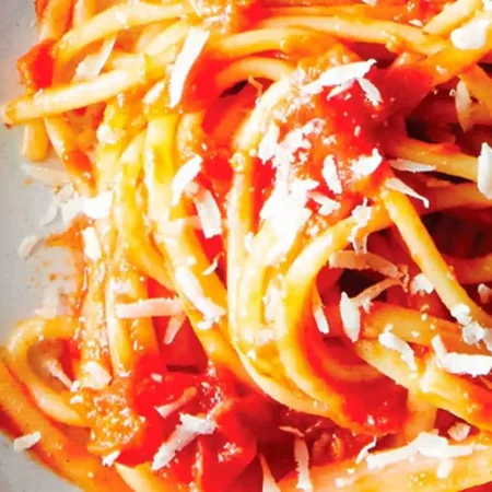 Spaghete pomodoro